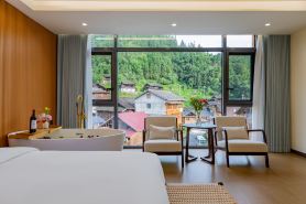 Zhaoxing Dong Village Qianyue Shanju Boutique Homestay