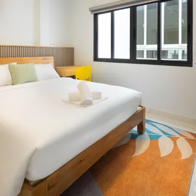 Diamond Crown 2 Hotel berhampiran Stesen Keretapi Hoa Hung