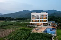 Reddy Mountain Residence