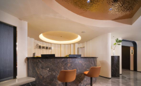 Diejian Hotel (Lianglukou Crown Escalator Branch)