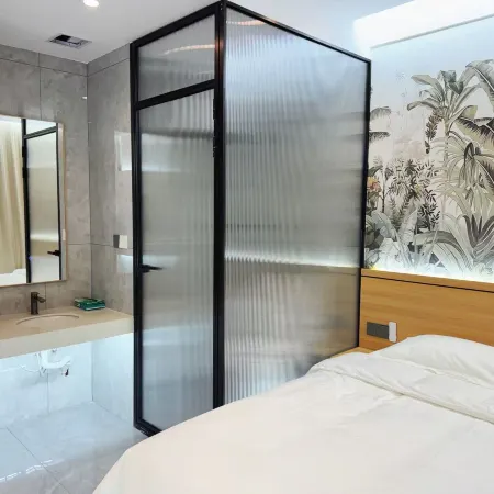 Fuyu Shuanglu Business Hotel