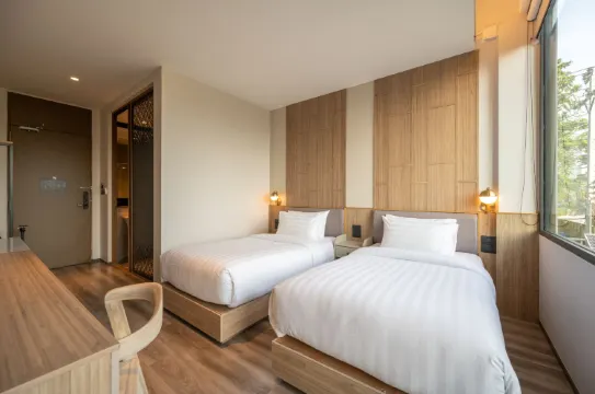 ห้องดีลักซ์เตียงแฝดวิวสระ