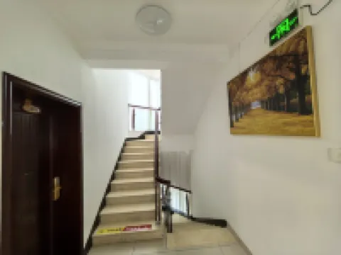 Haikou Tongzhi Resort Hotel (Hainan University North Gate) Hotels near Hainan University(Haidian Campus)