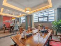 Yuesun Finia Hotel (Dazhou Luofu Plaza Railway Station) Hotels in Dazhou