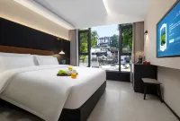 Shuiqi Longmen Hotel (Huaihua HongJiang Ancient Mall)