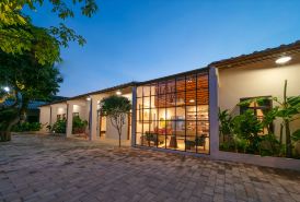 Quwan Art Village No.12 Courtyard Homestay