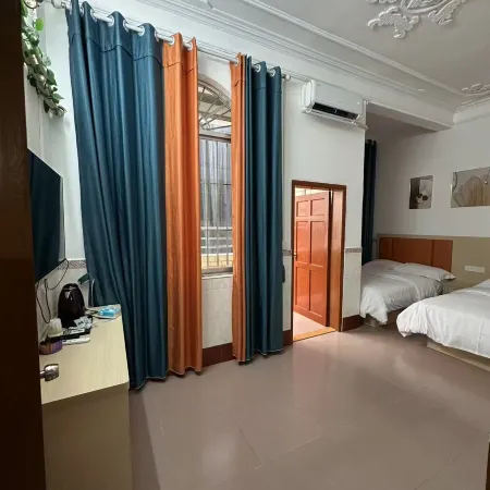 Lianyue Homestay (Dongxing National Gate Scenic Area Port)