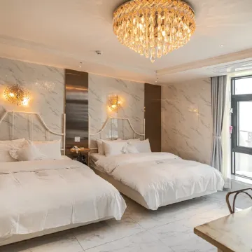 February Dongseong-ro The Signature