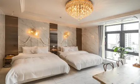 February Dongseong-ro The Signature