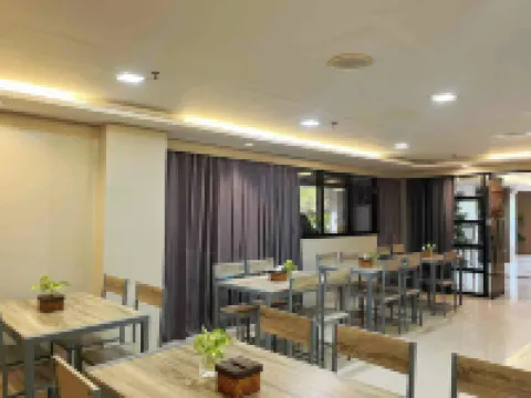 Travelbee Business Inn