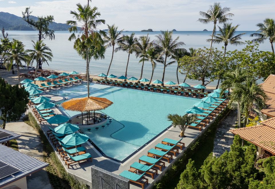 파라다이스 리조트 수영장