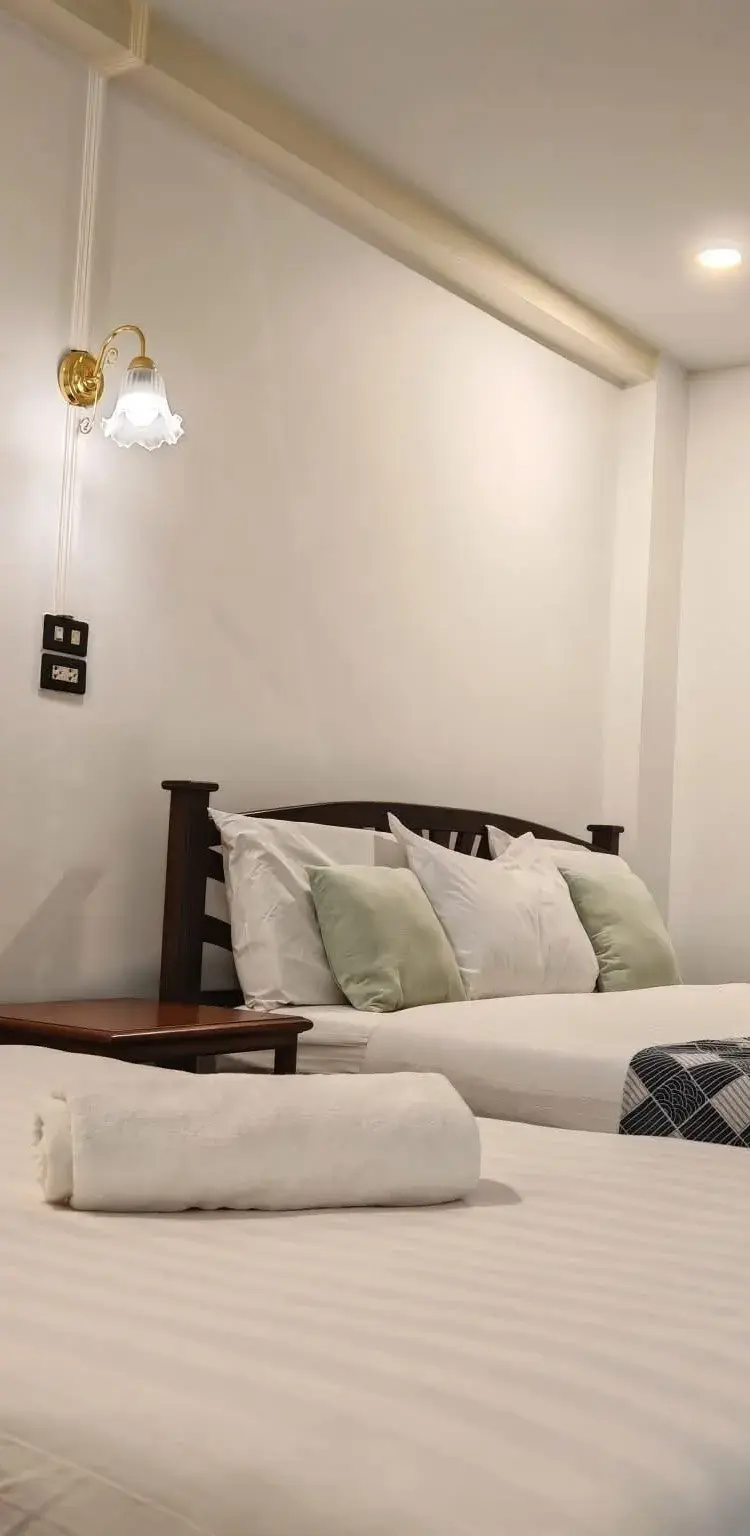 ห้องสแตนดาร์ดเตียงแฝดที่มีวิวเมือง (ปลอดบุหรี่)