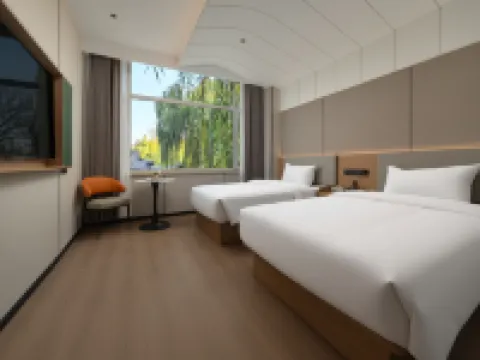 Tuyu Shiguang Hotel (Quancheng Square & Baotu Spring Branch, Jinan) Hotels near Baotu Spring