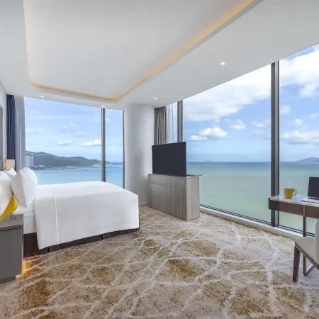 voco Scenia Bay Nha Trang by IHG Отели рядом с достопримечательностью «Пляж Хон-Чонг»