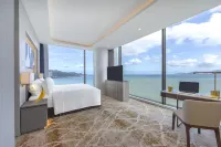 voco Scenia Bay Nha Trang by IHG - Infinity Pools