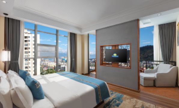 Days Hotel by Wyndham DaLi