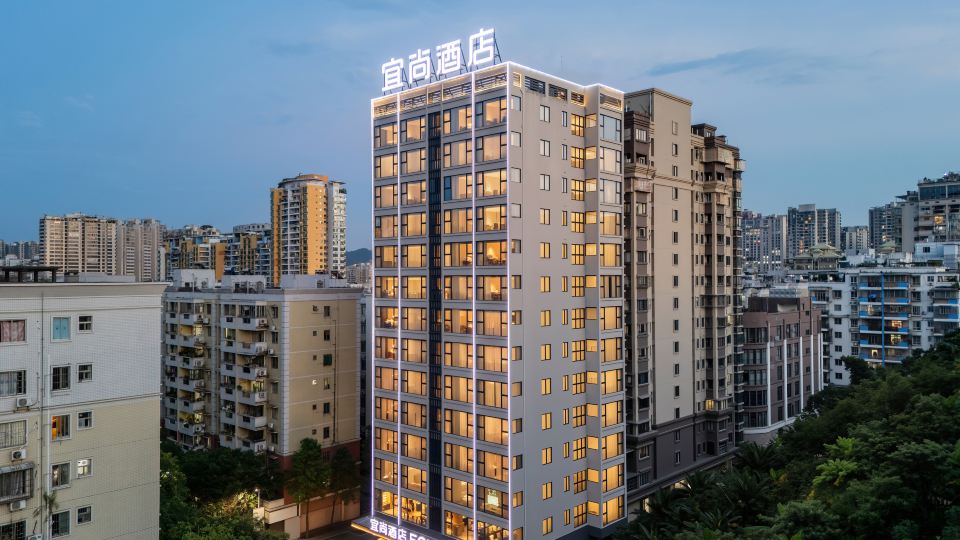 ECHARM Hotel (Wuzhou Municipal Square Branch)