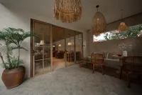 Floral Hotel · Tree Resort Hotel (Beihai Silver Beach)