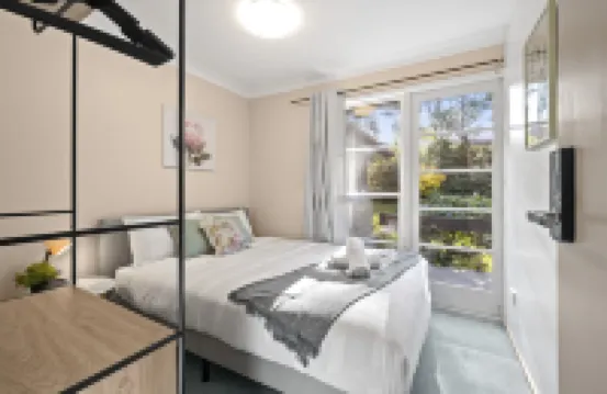 Tranquil & Comfortable Rooms – Easy Walk to Train & Park