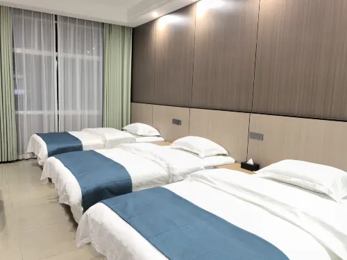 Pingbian Jinxiu Hotel