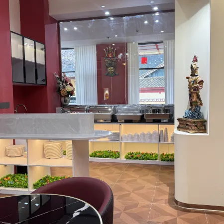 Yunshang Zangjia Hotel (Daofu Medicinal Clay Sculpture Art Museum)