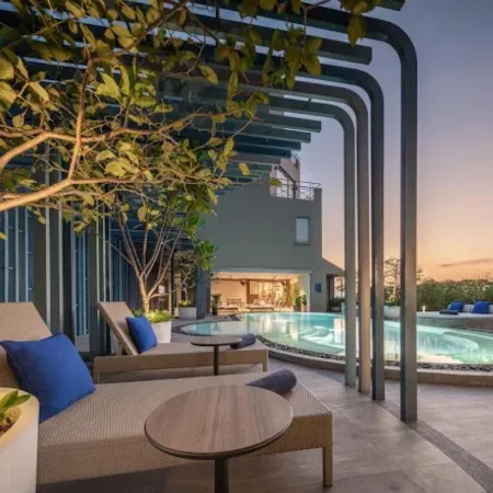 Casa 17 Hotel Bangkok Отели рядом с достопримечательностью «Ват Бангкхуннон»
