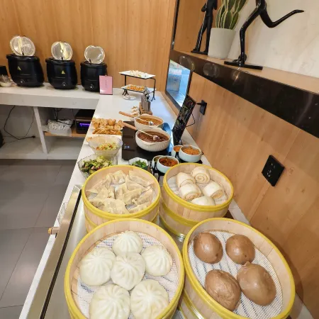 Thank Inn Hotel (Xuchang Changge Jinying Road Branch）