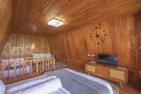 Emerald Cabin Dieng