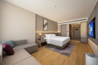 Lifeng Hotel (Kangping Wolonghu Shunshan Road Branch) - parking