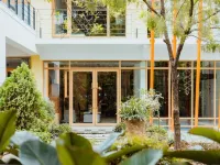 Lakeside Manor Villa Hotels near Yilan Sancing Temple