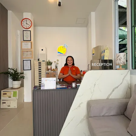 Kata Beachwalk Hotel and Bungalows Отели рядом с достопримечательностью «Пляж Ката-Ной»