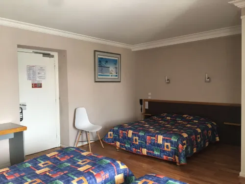 Hotel Au Val De Saône - 2-stjärniga