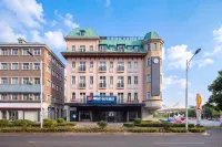 Shengui E-Sports Hotel (Changde Liuye Lake Tourist Resort Daxiaohe Street)