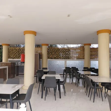 SALLY BEACH HOTEL YENNE