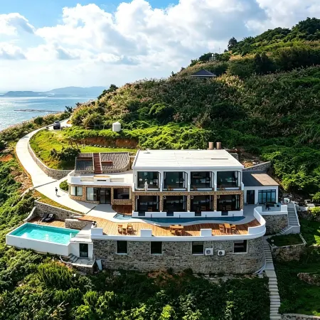 Puvis Wander Beachfront Seaview (Lower Dachen Island)