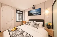 Le Qin Courtyard Hotel