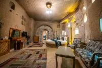 Roma Cave Suite - Baarit
