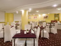 Hotel Reytan Hotels near Ochota