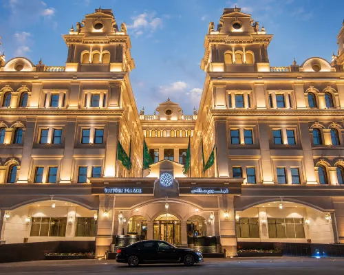Vittori Palace Hotel and Residences Hotels near Al Hamra