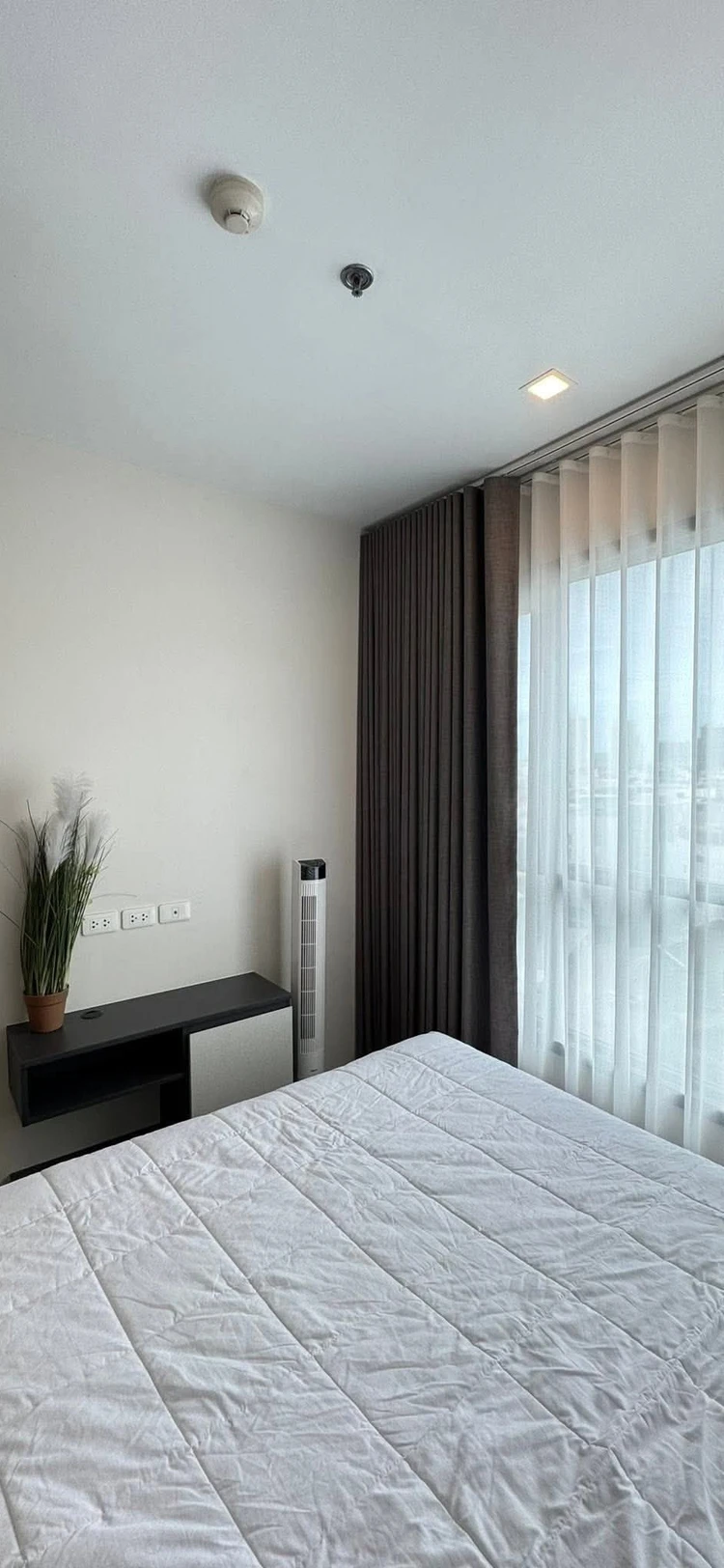 รูปภาพของThe BASE by Navnil Homes | Pool, Gym, Wi-Fi & Beach