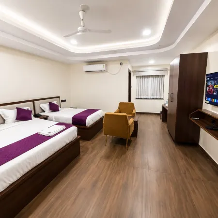 Hotel Lavish Grand