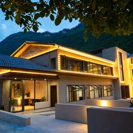 Yunqi Pujing Boutique Homestay（JiuZhaiGou）