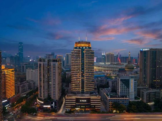Ji Hotel (Changsha Wuyi Square Helong Stadium)