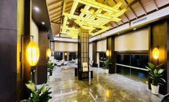 Octagon Featured High-end Hotel
