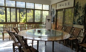 Meiling Stone House Homestay