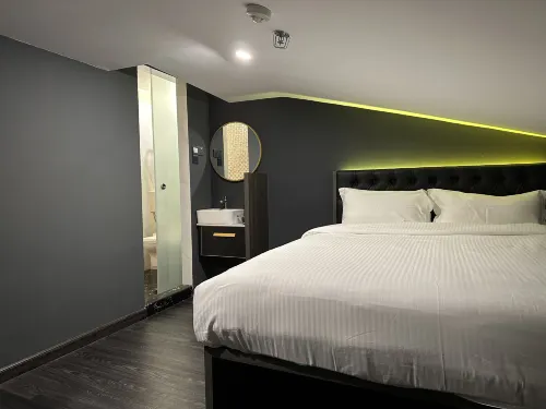 HOTEL JJH - Near Bugis