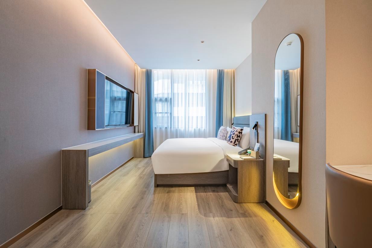 Deluxe Queen Room