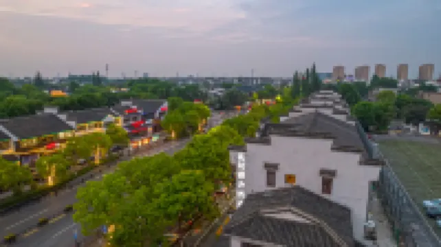 HuaJiYaShe Hotel (Nanxun Guzhen Scenic Area South Gate) Hotels near Xiaolianzhuang