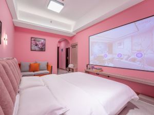 Digital Audio and Video Apartment Hotel