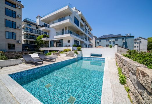 Lingyan Shanju의 아름다운 정원 전경